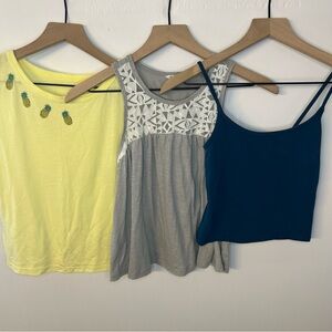 Bundle of Women’s Tank Tops, Size XS, Hollister, Aeropostale, Pineapples, Gray
